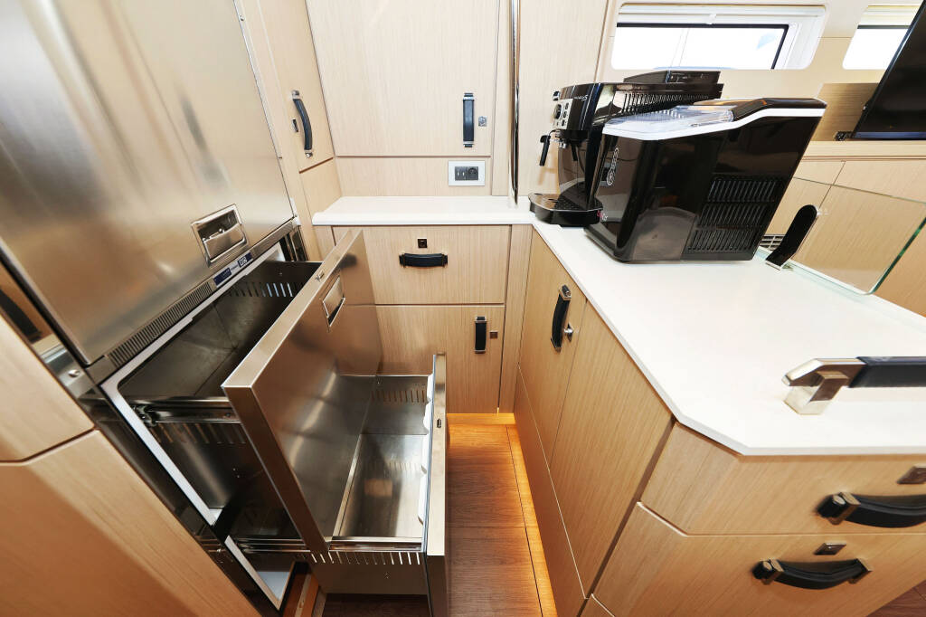 Sailing yacht Jeanneau 60 Friends