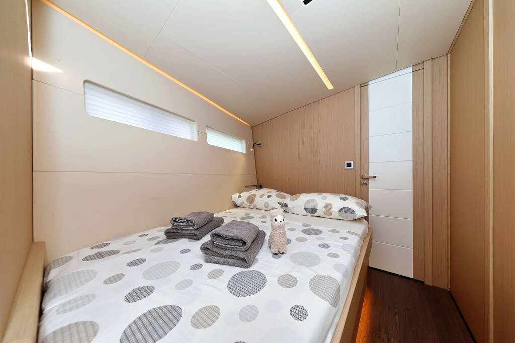 Sailing yacht Jeanneau 60 Friends