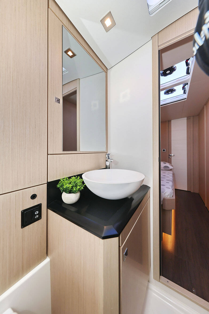 Sailing yacht Jeanneau 60 Friends