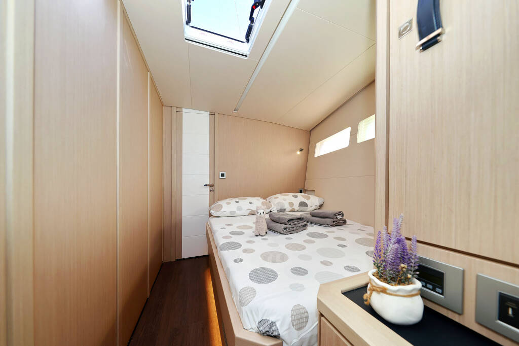 Sailing yacht Jeanneau 60 Friends