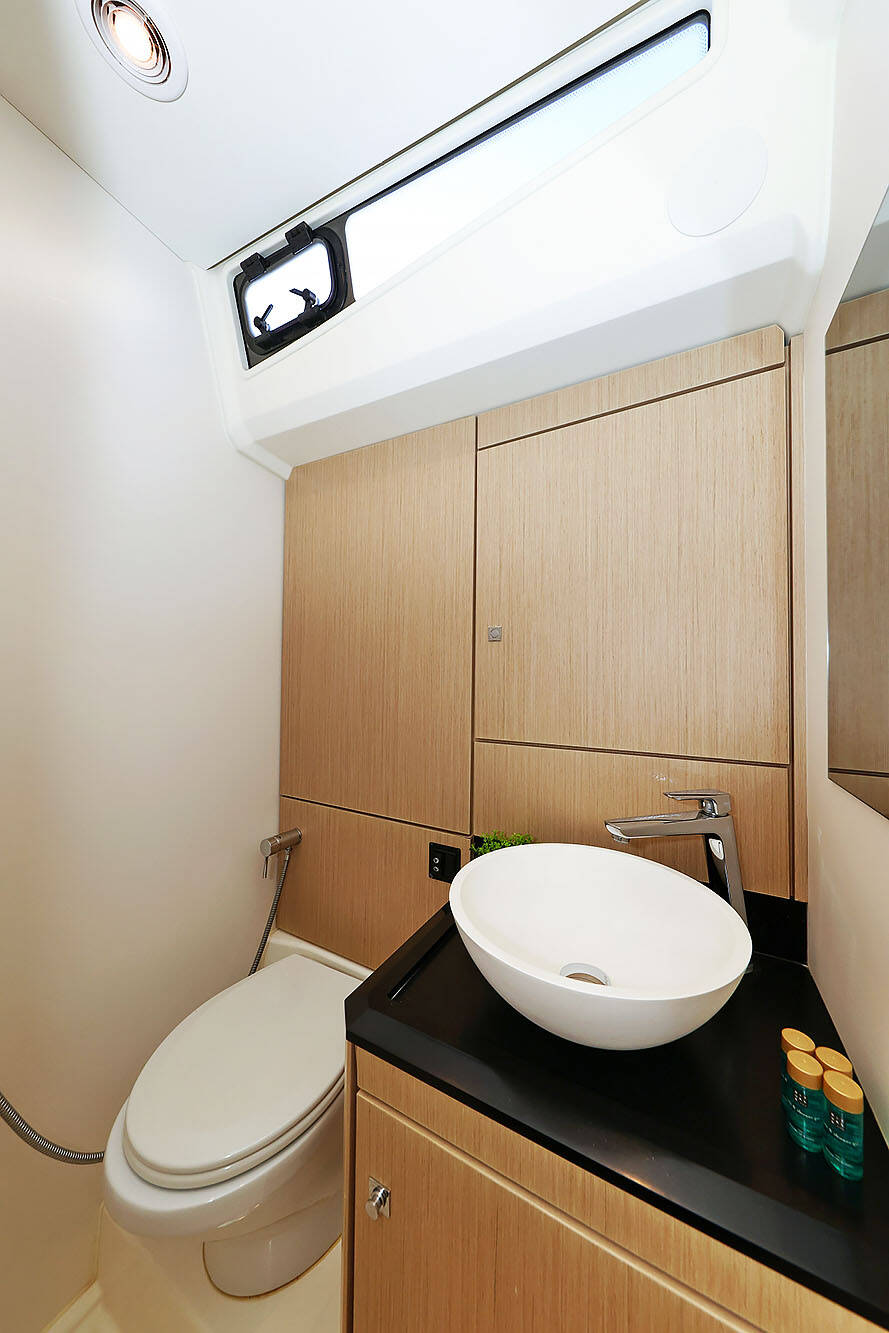 Sailing yacht Jeanneau 60 Friends