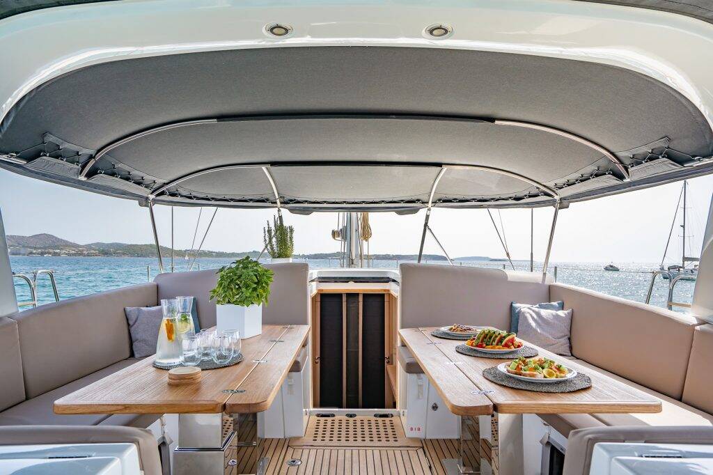 Sailing yacht Jeanneau 64 Life Time