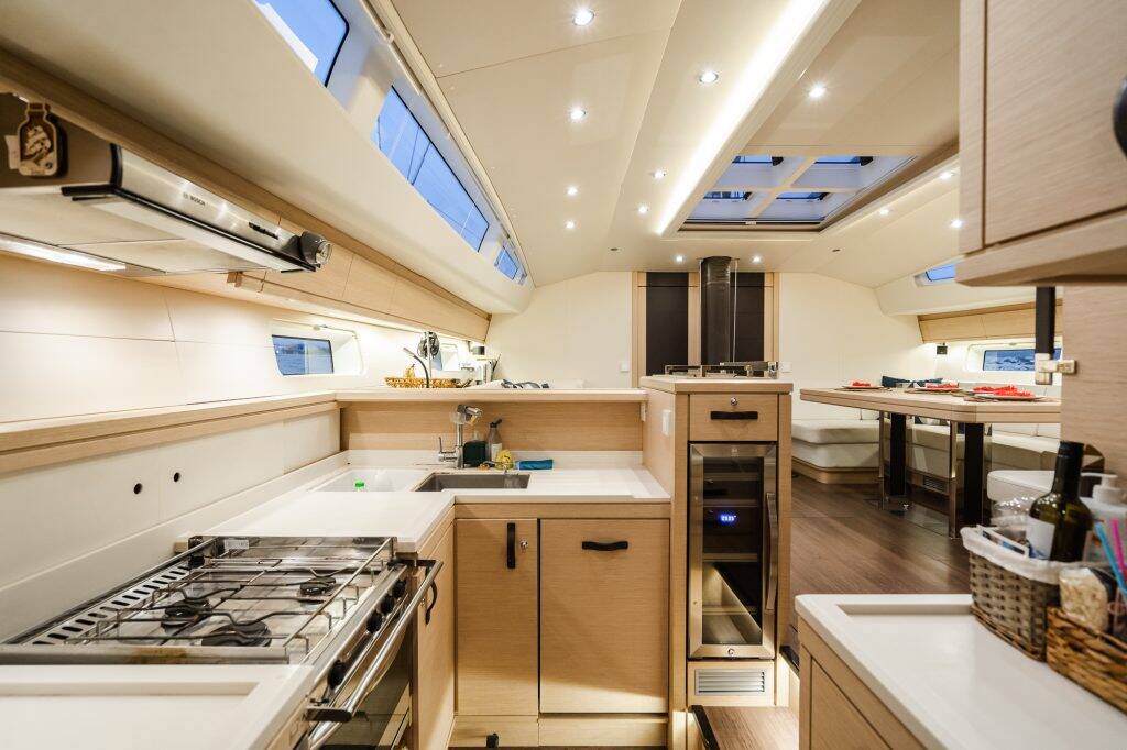 Sailing yacht Jeanneau 64 Life Time