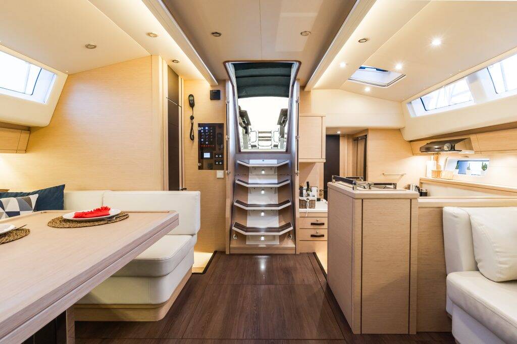 Sailing yacht Jeanneau 64 Life Time
