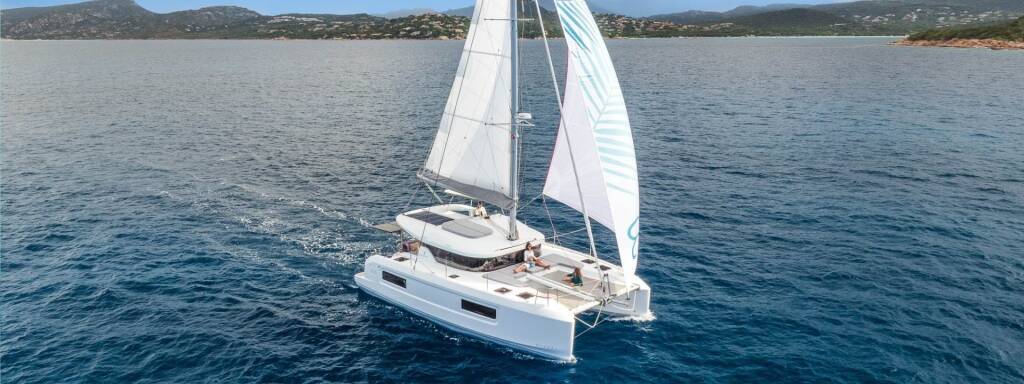 Catamaran Lagoon 38 Alma Breeze