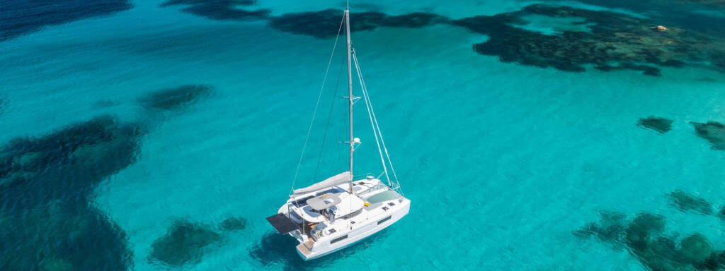 Catamaran Lagoon 38 Alma Breeze