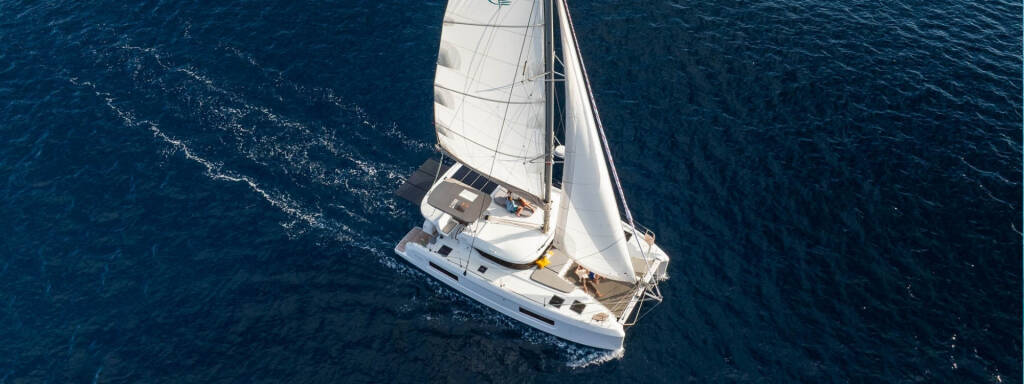 Catamaran Lagoon 38 Alma Breeze