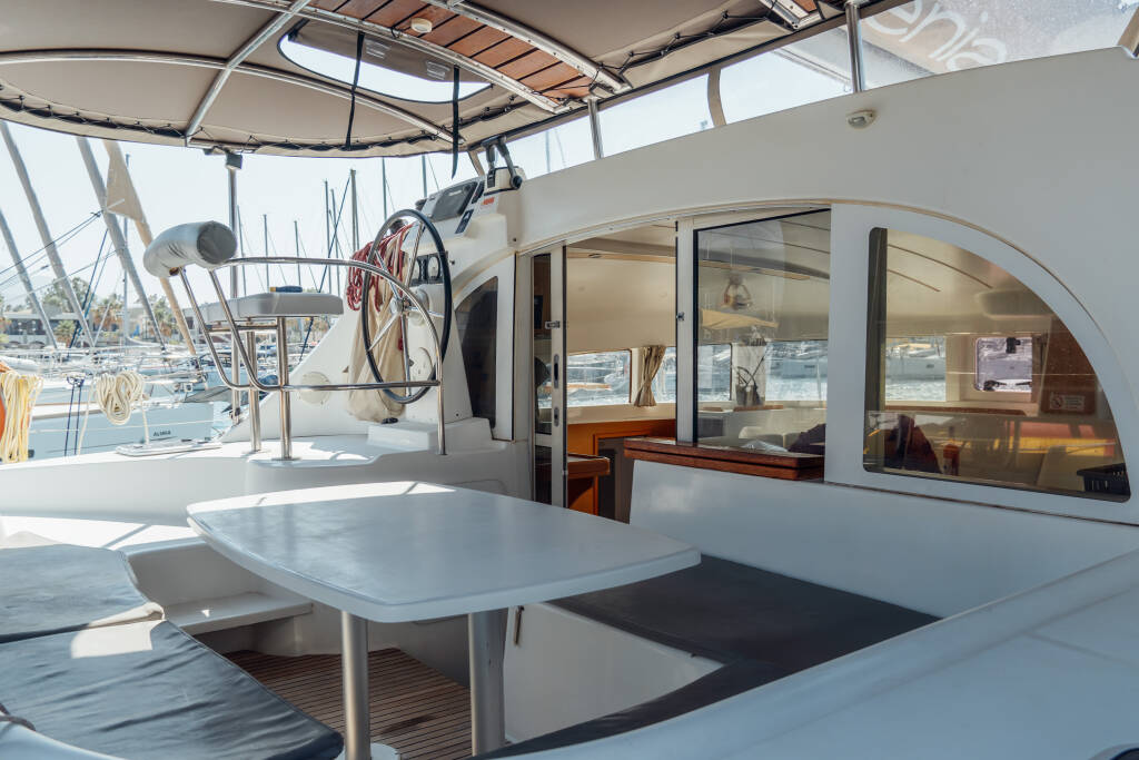 Catamaran Lagoon 380 S2 Nefertiti