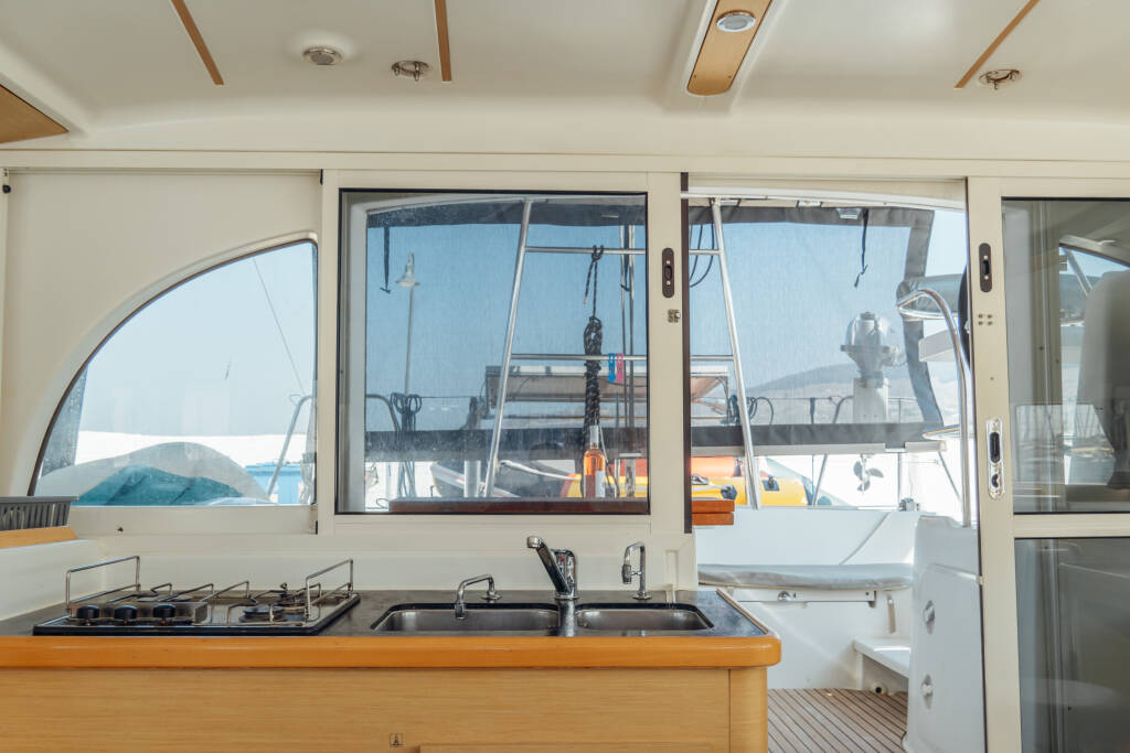 Catamaran Lagoon 380 S2 Nefertiti