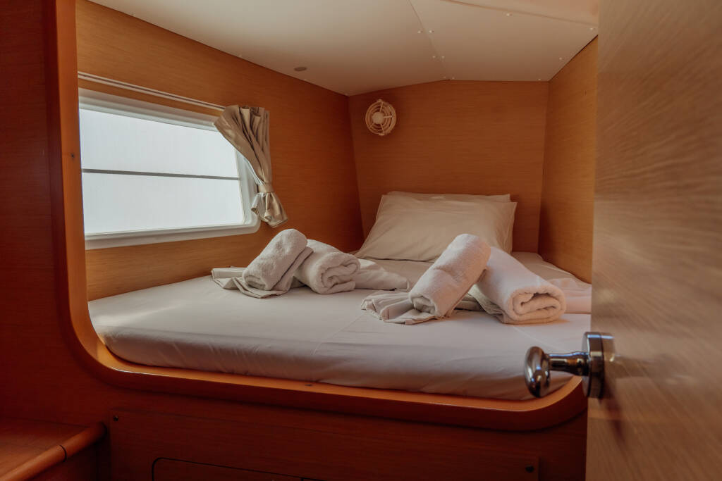 Catamaran Lagoon 380 S2 Nefertiti