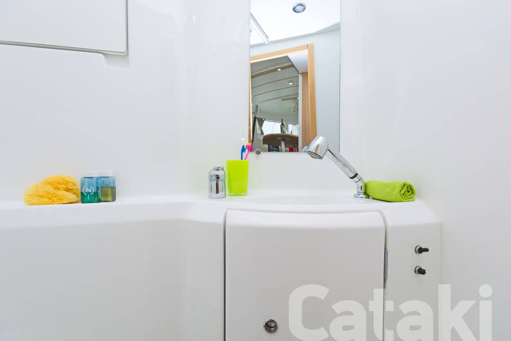 Catamaran Lagoon 380 S2 Cataki