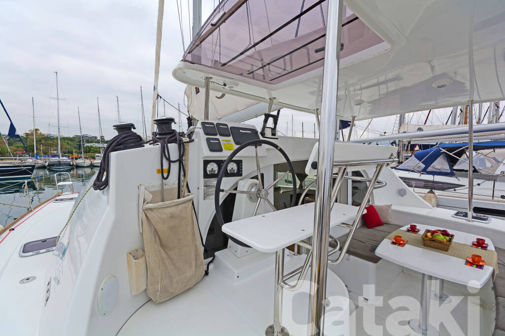 Catamaran Lagoon 380 S2 Cataki