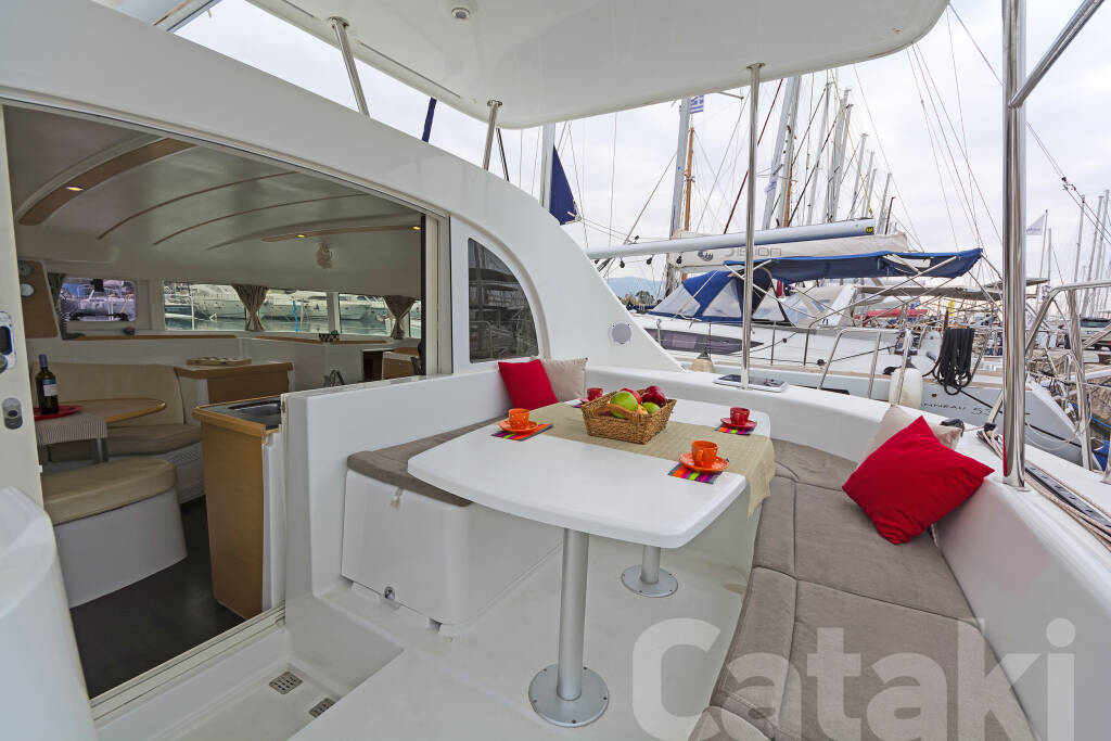 Catamaran Lagoon 380 S2 Cataki