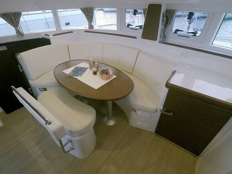 Katamaran Lagoon 380 Grey Pearl