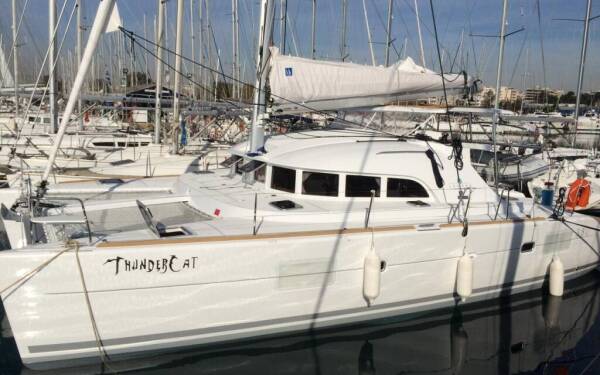 Lagoon 380 ThunderCat Lavrion, main port