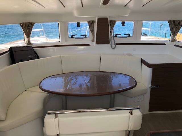 Katamaran Lagoon 380 ECONOMY