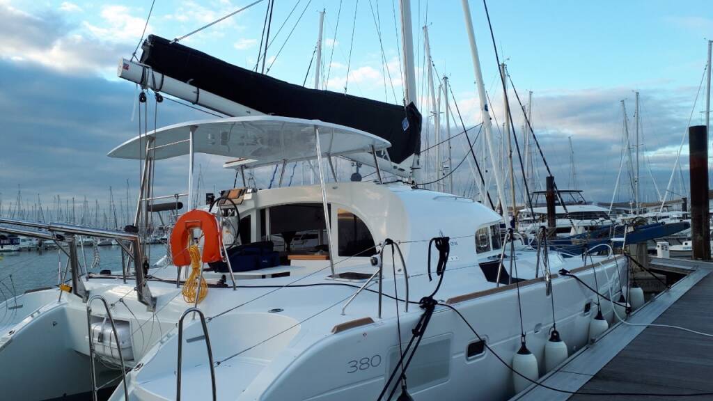 Katamaran Lagoon 380 ECONOMY
