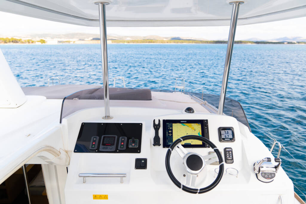 Power catamaran Lagoon 40 MotorYacht Family