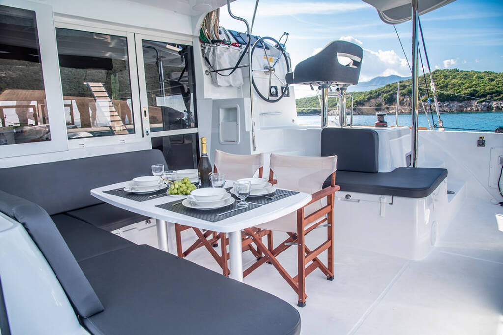 Catamaran Lagoon 40 Trinacria