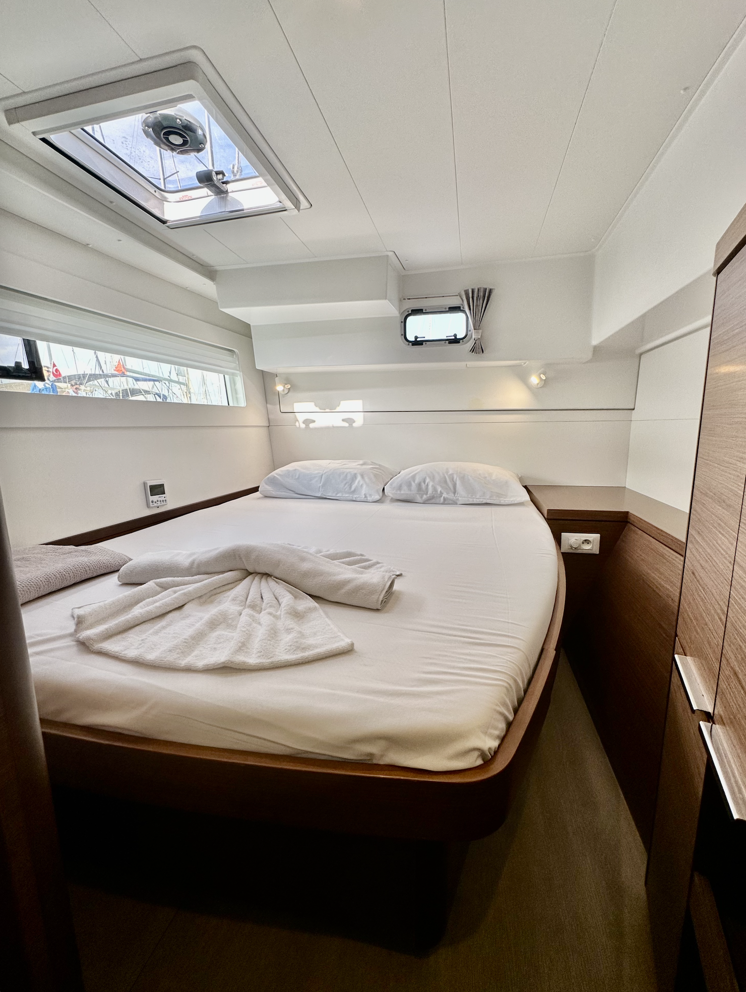 Catamaran Lagoon 40 Sail Castor