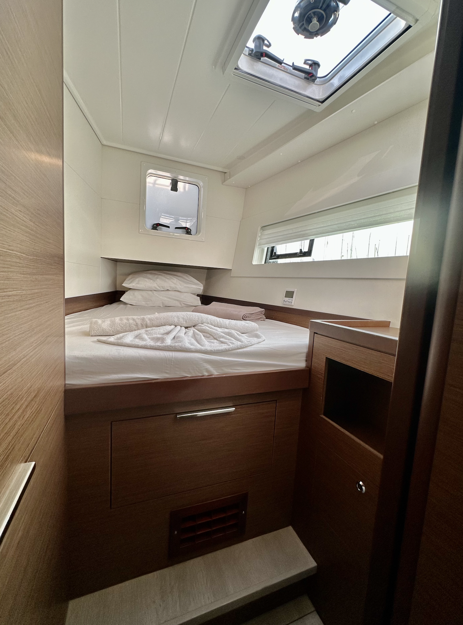 Catamaran Lagoon 40 Sail Castor