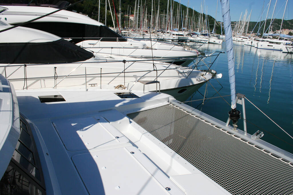 Catamaran Lagoon 40 The Dove 