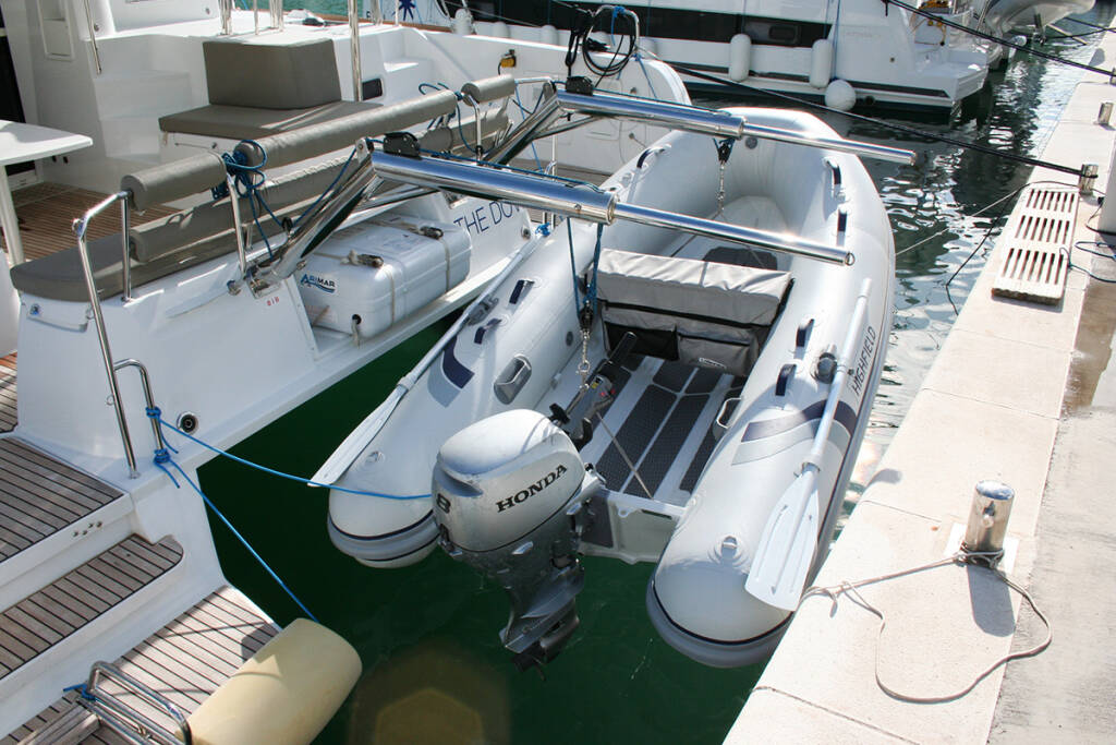 Catamaran Lagoon 40 The Dove 