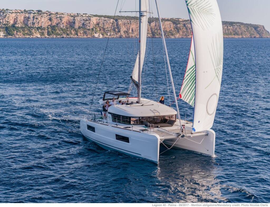 Catamaran Lagoon 40 Cassiopeia