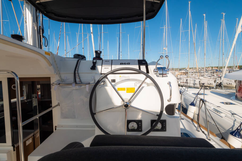 Catamaran Lagoon 40 You