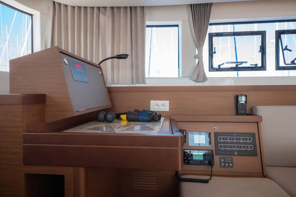 Catamaran Lagoon 40 You
