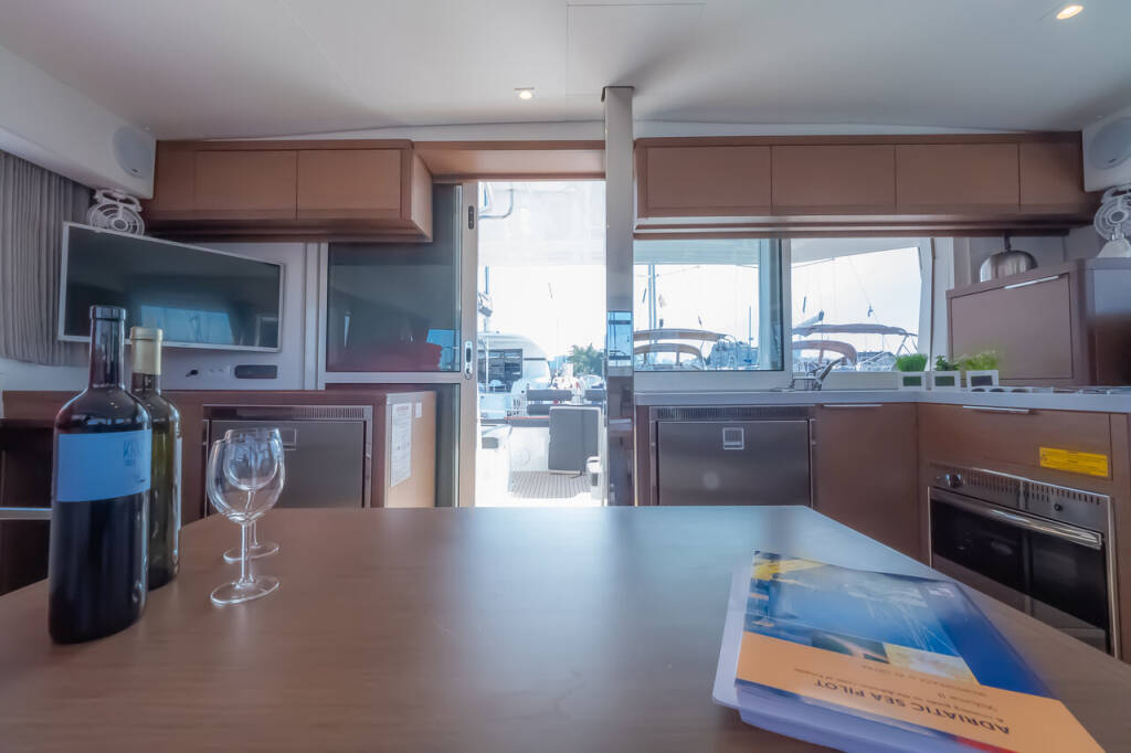 Catamaran Lagoon 40 You
