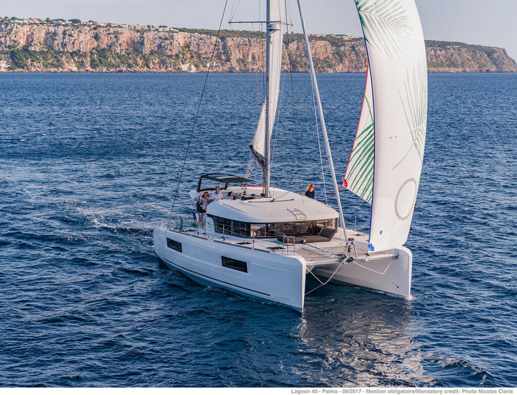 Katamaran Lagoon 40 Icaro