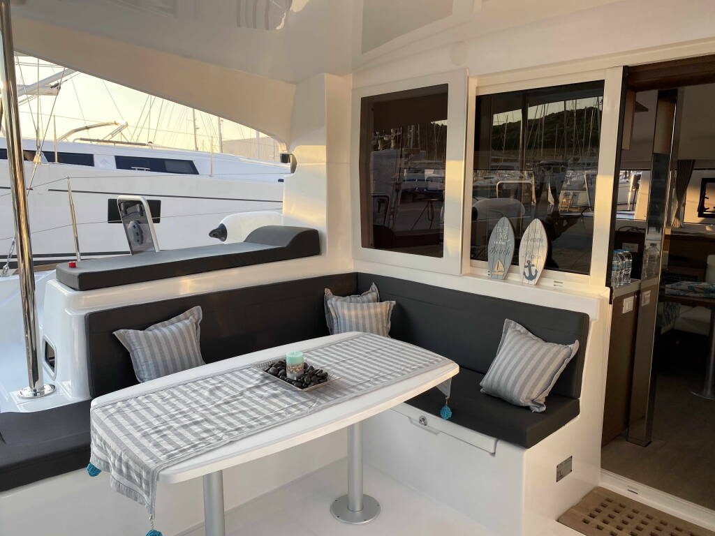 Catamaran Lagoon 40 ECONOMY
