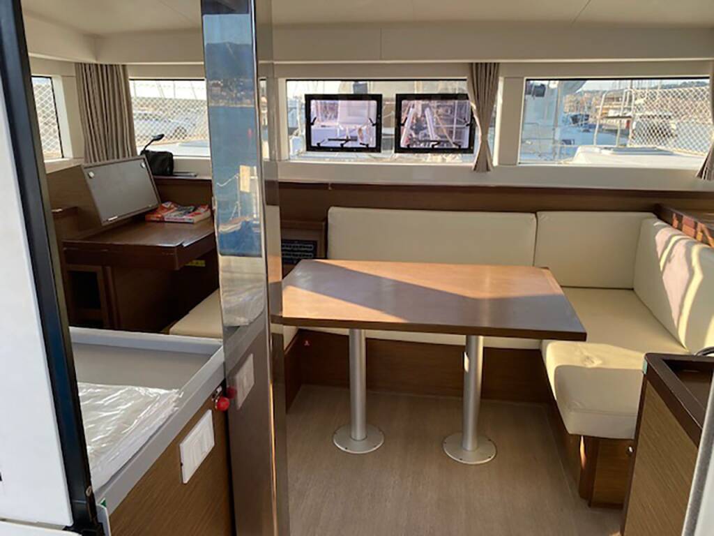 Catamaran Lagoon 40 Esterel