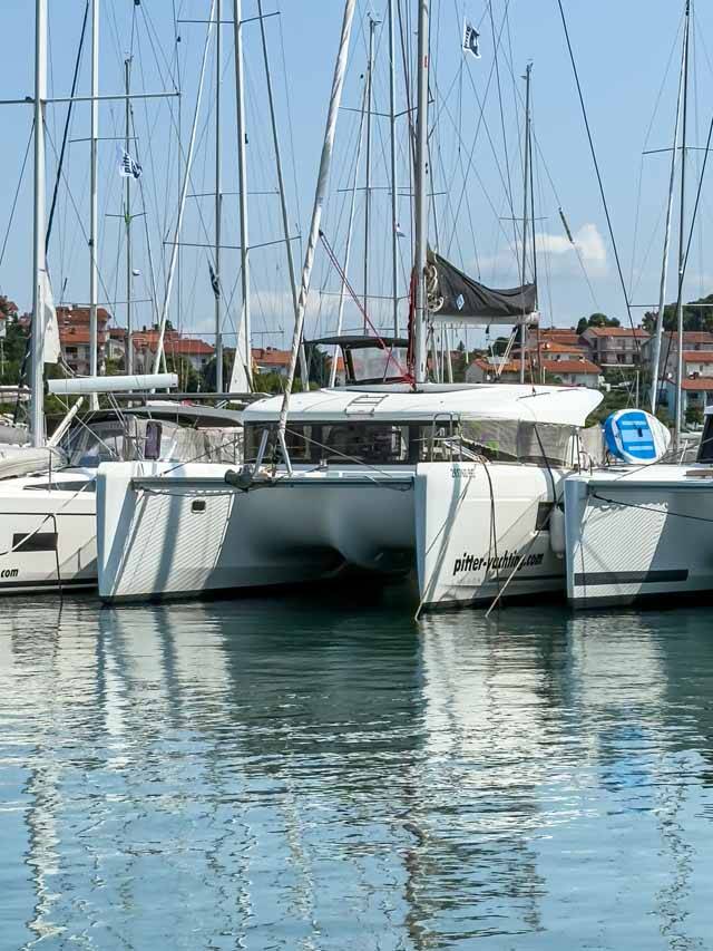 Catamaran Lagoon 40 Blue