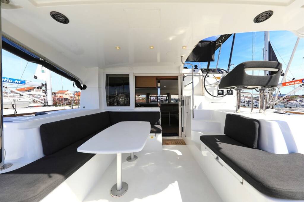 Catamaran Lagoon 40 Liquid Spirit