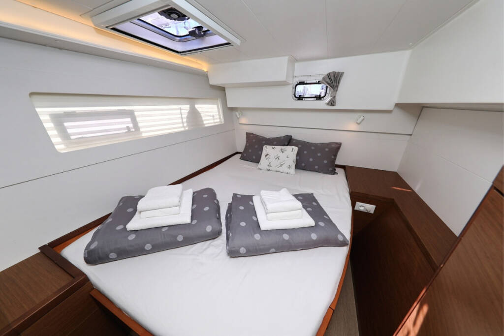 Catamaran Lagoon 40 Liquid Spirit