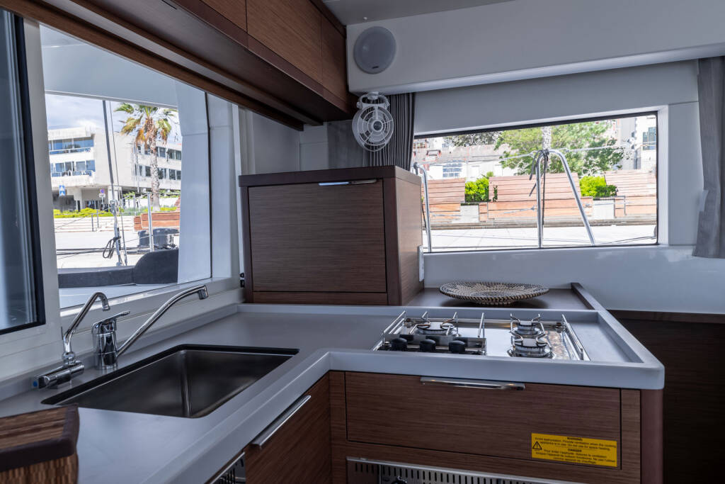 Katamaran Lagoon 40 Sailor Moon