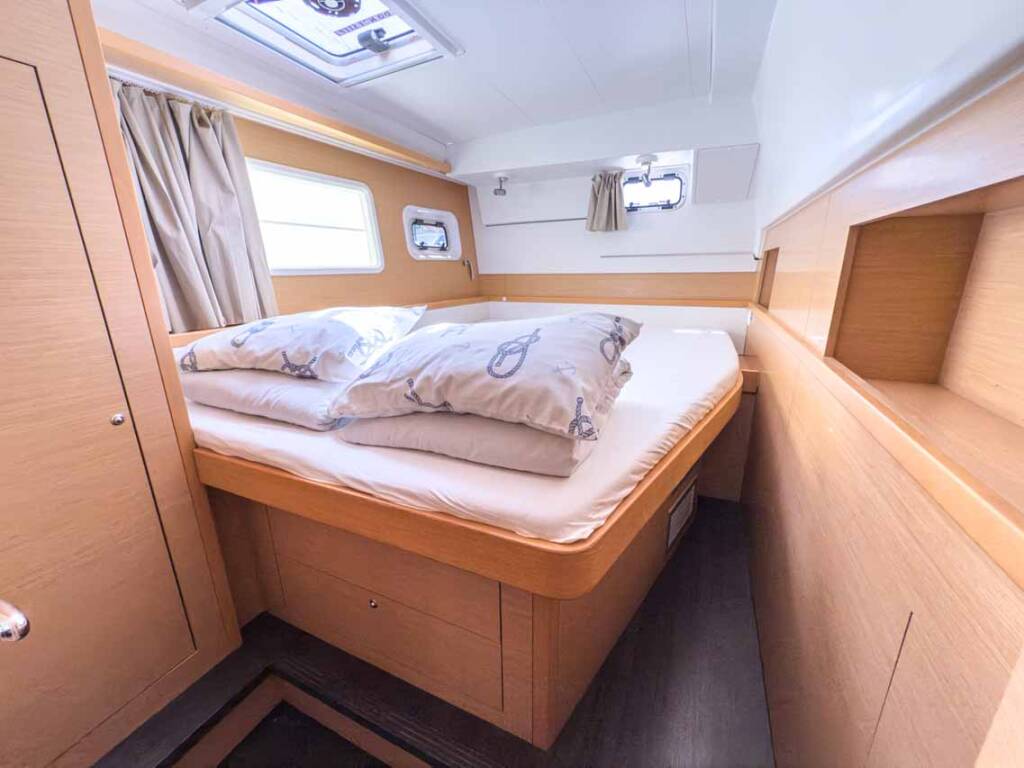 Catamaran Lagoon 400 S2 Yolamare