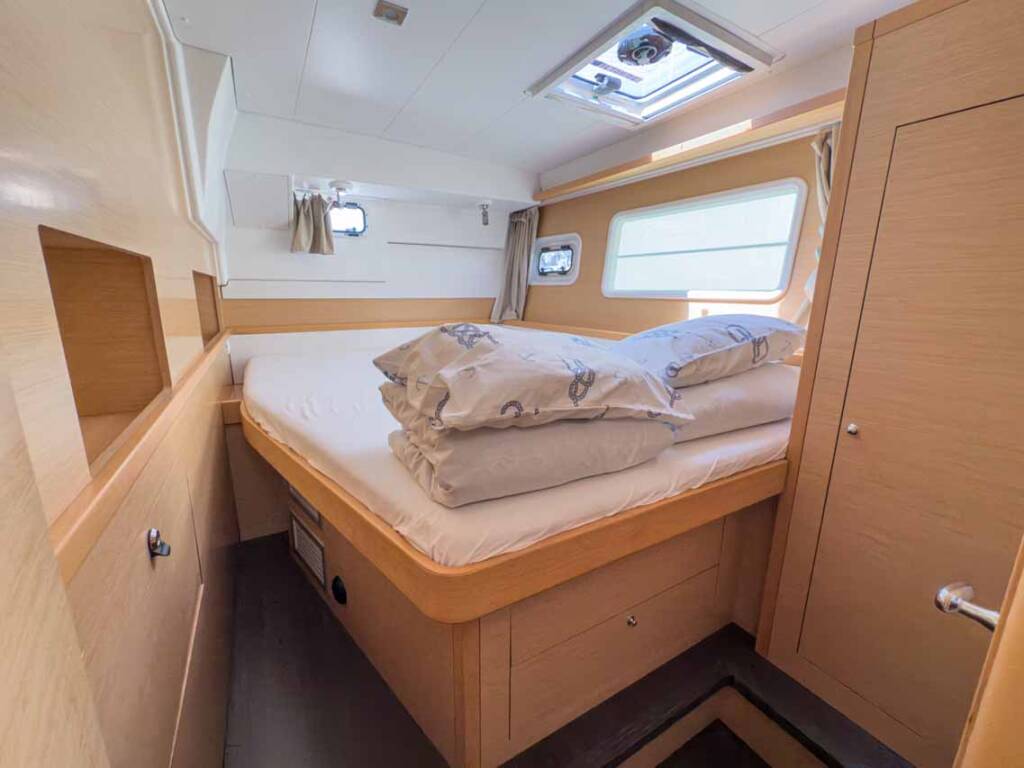 Catamaran Lagoon 400 S2 Yolamare