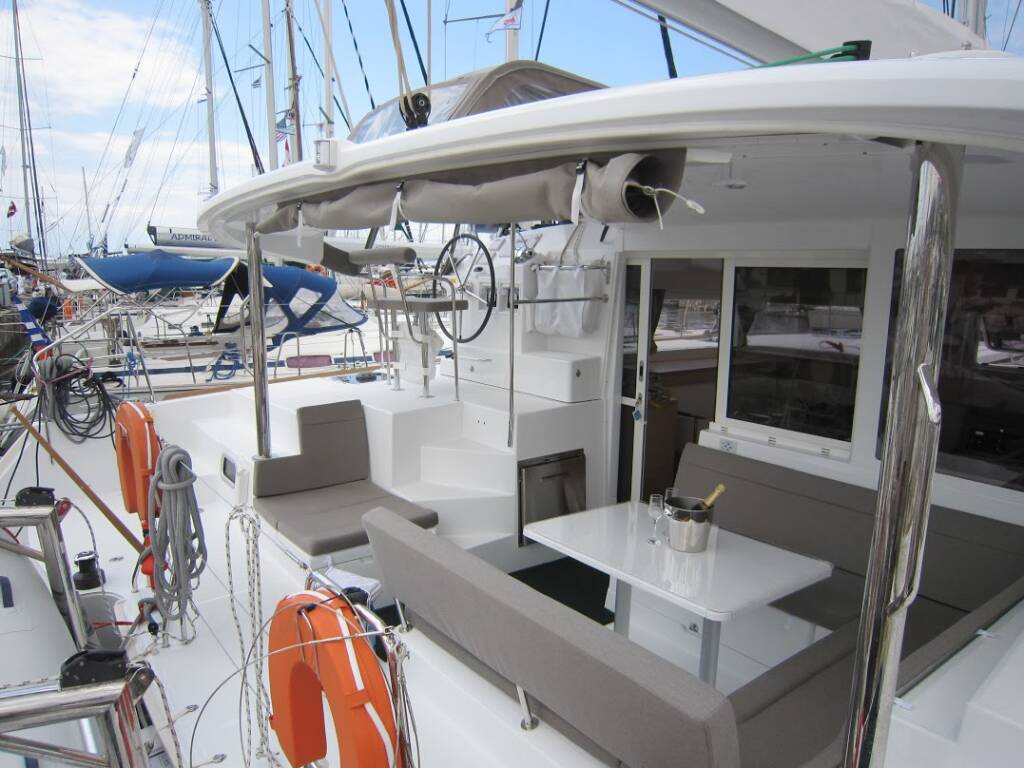 Katamaran Lagoon 400 S2 Emerald Seas