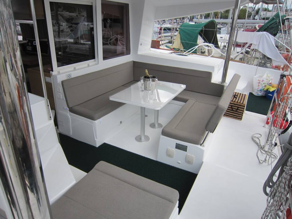 Katamaran Lagoon 400 S2 Emerald Seas