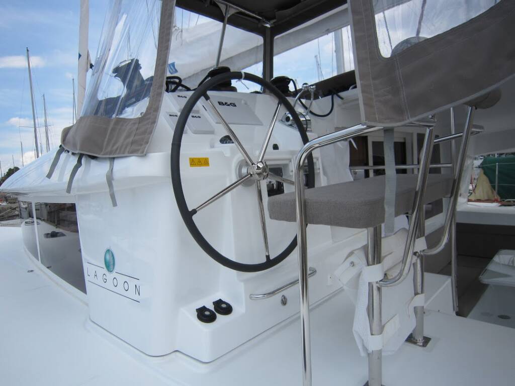 Katamaran Lagoon 400 S2 Emerald Seas