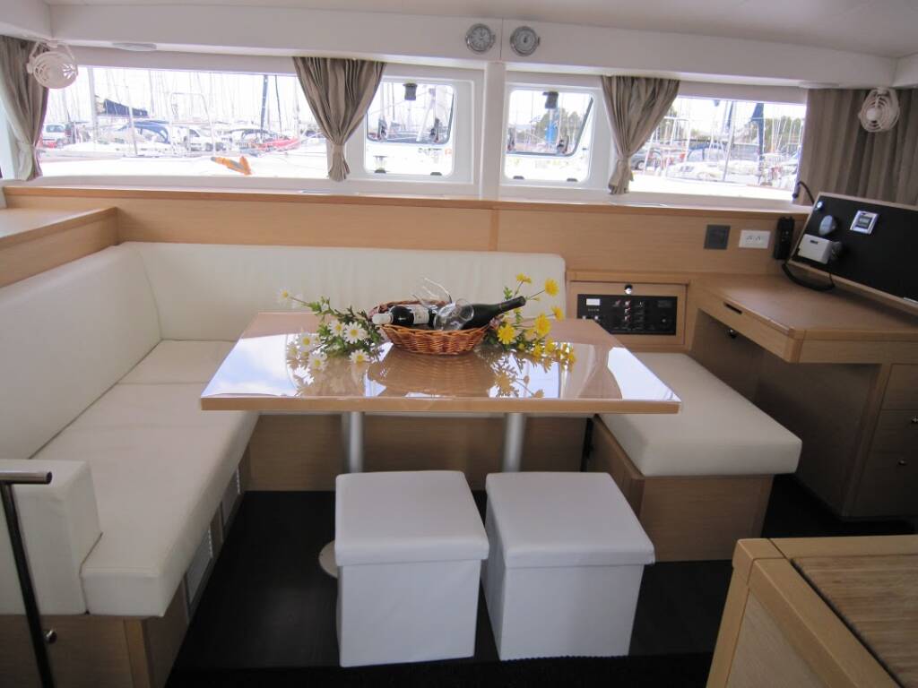 Katamaran Lagoon 400 S2 Emerald Seas