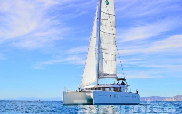 Lagoon 400 S2 Turquoise Lavrion, main port