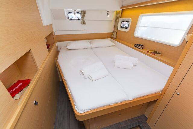 Katamaran Lagoon 400 S2 Callisto