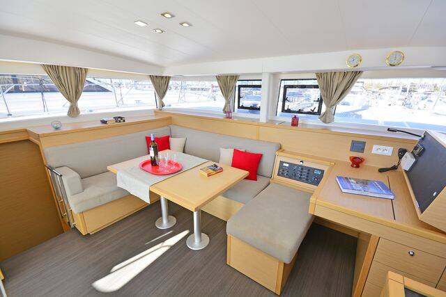 Katamaran Lagoon 400 S2 Callisto