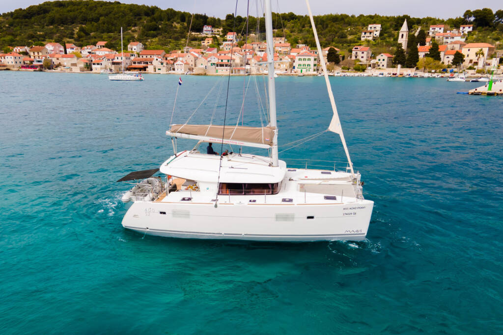 Katamaran Lagoon 400 S2 