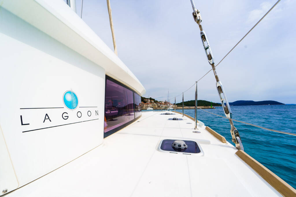 Katamaran Lagoon 400 S2 