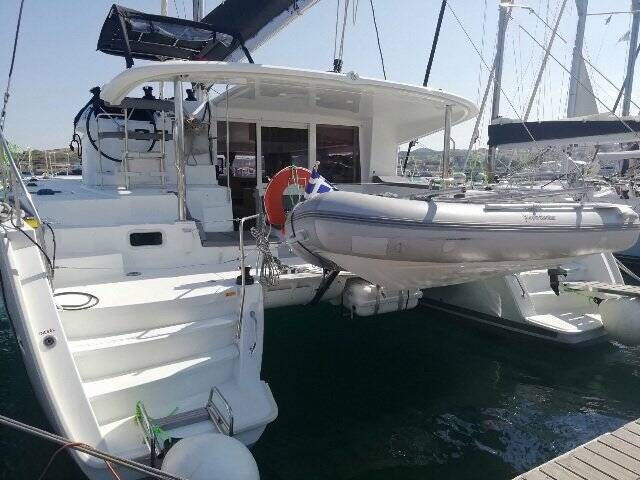 Lagoon 400 S2 Tulip Lavrion, main port